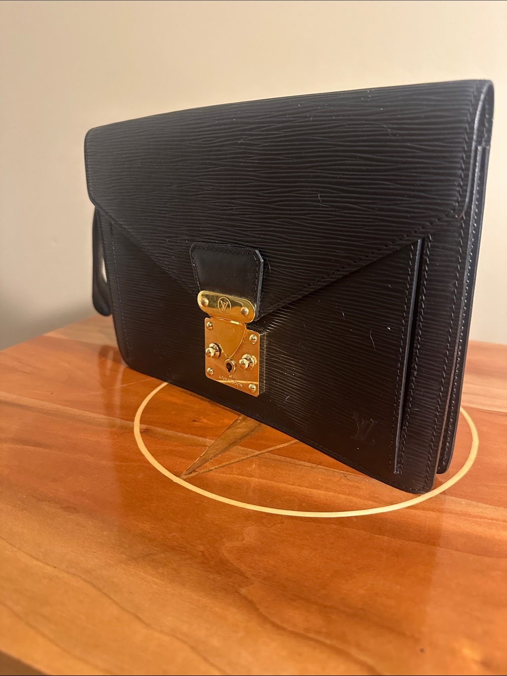 Authentic Louis Vuitton Epi Leather Pochette Sellier Dragonne.